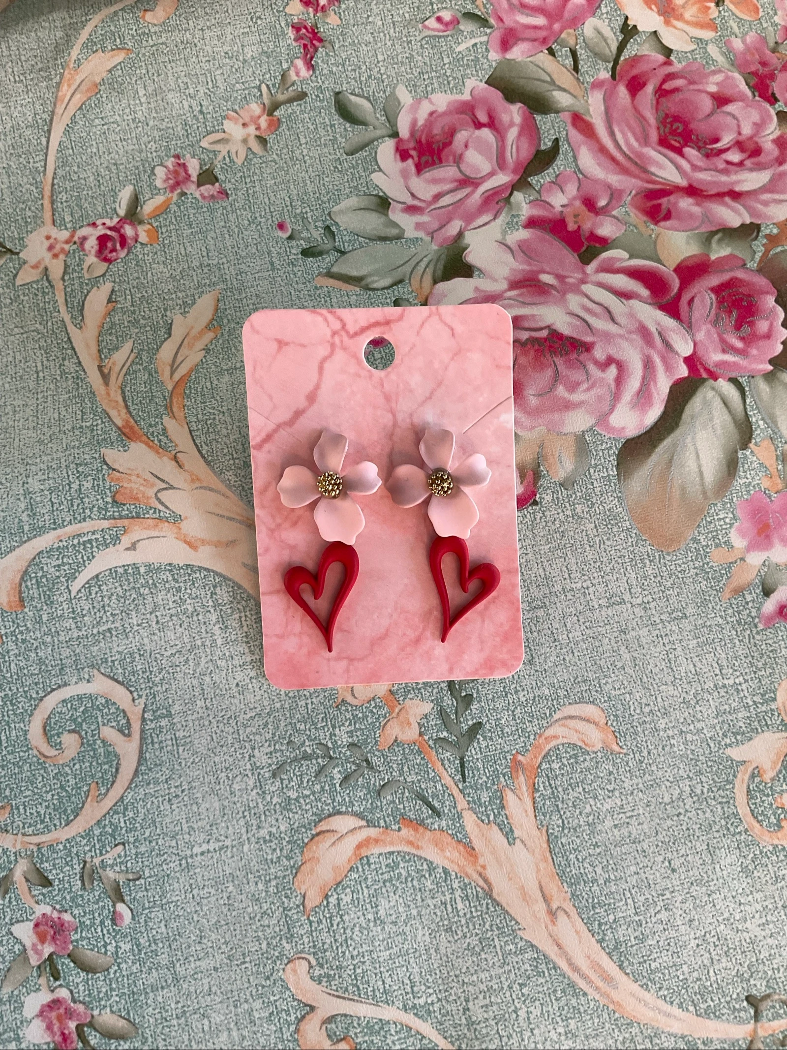 Pendientes flor y corazón  – photo 3